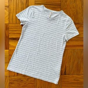 Banana Republic XS Gray/White Striped Supima Tee